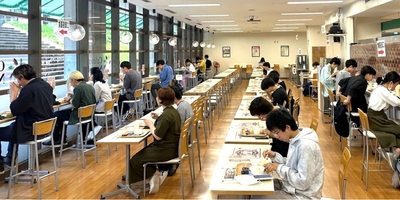 令和5年（2023年）6月に行った「100円朝食」試験運用の様子