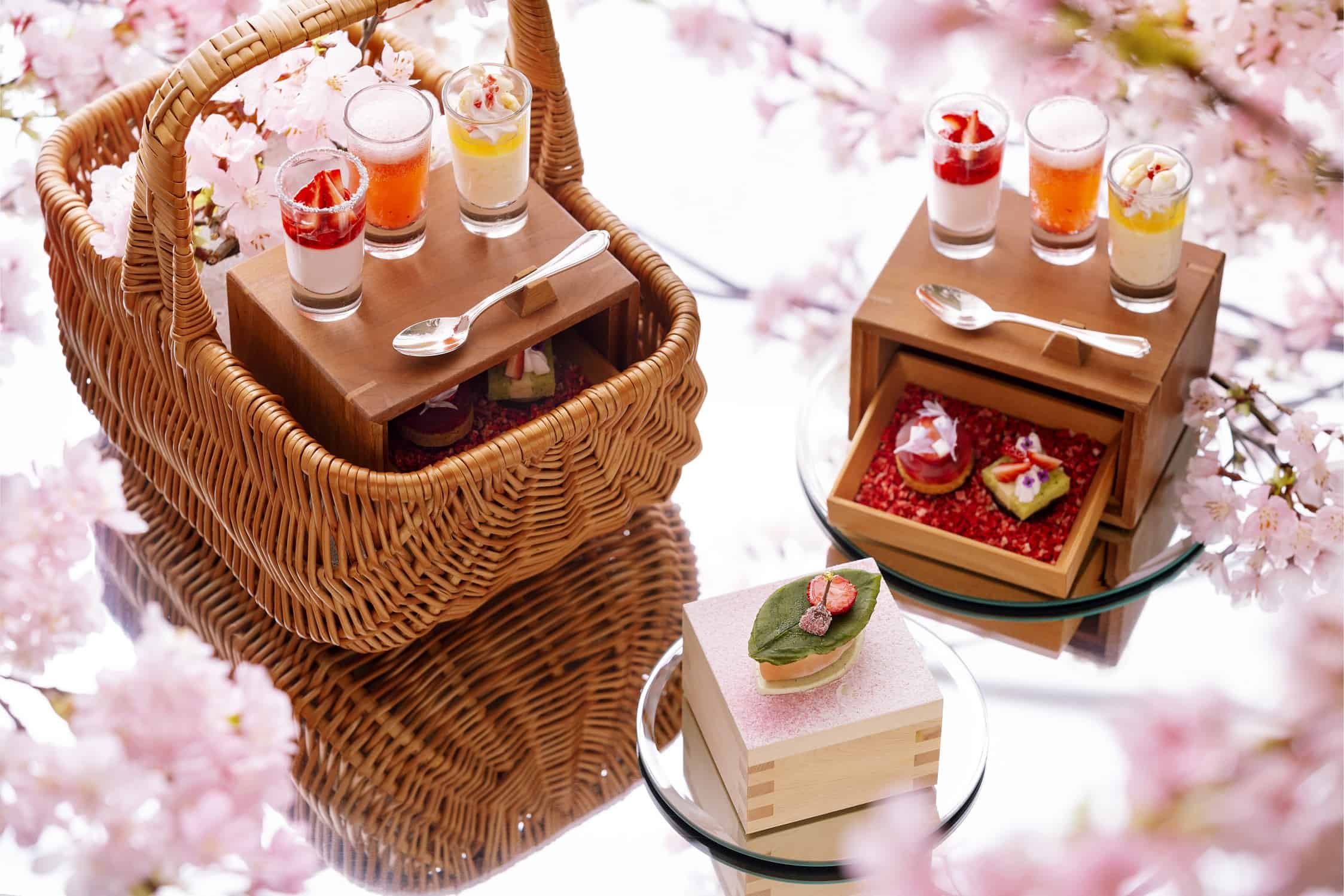 軽井沢ホテルブレストンコート　6品の苺デザートで花見をより楽しむ「苺のお花見バスケット」提供　期間：2020年4月1日～30日
