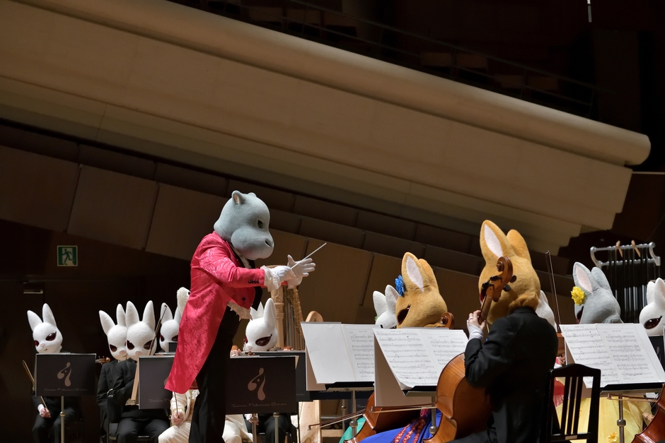 東京公演指揮者:コビトカバ