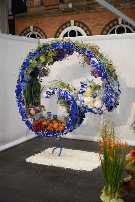 課題(3):二人掛けテーブル装飾「Our Ocean Waves」