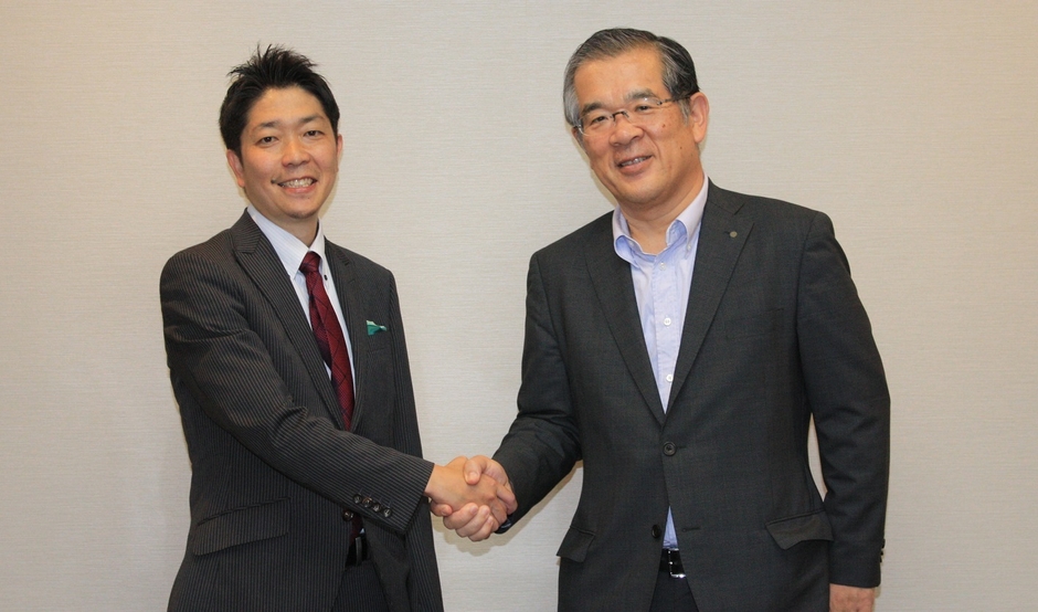 ▲左からグリーン株式会社 戸上 崇、株式会社ヤマタネ 河原田 岩夫