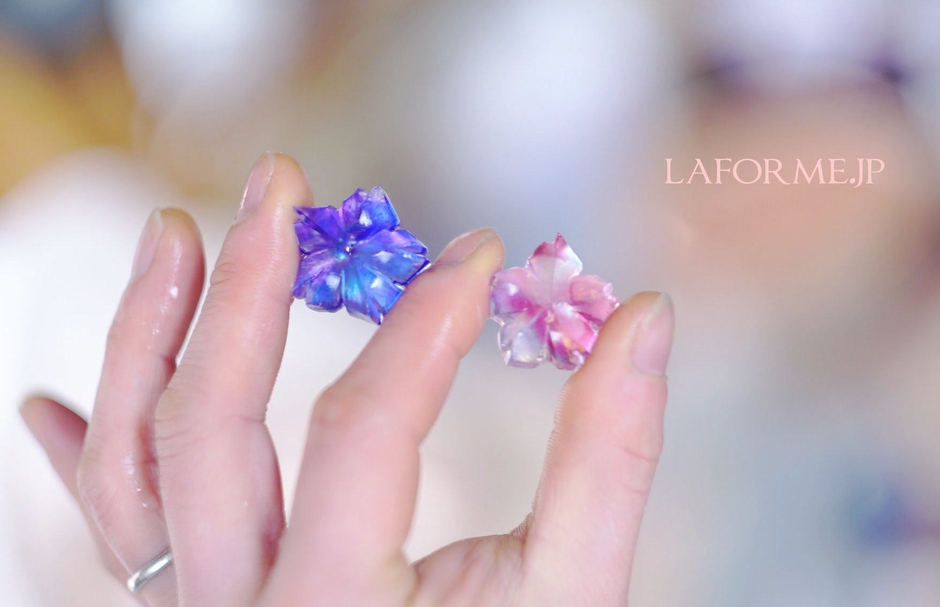 この手から一つひとつ手作業で制作しております。