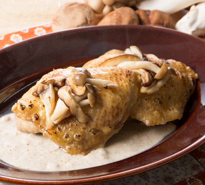 チキンのコンフィ ポルチーニソース