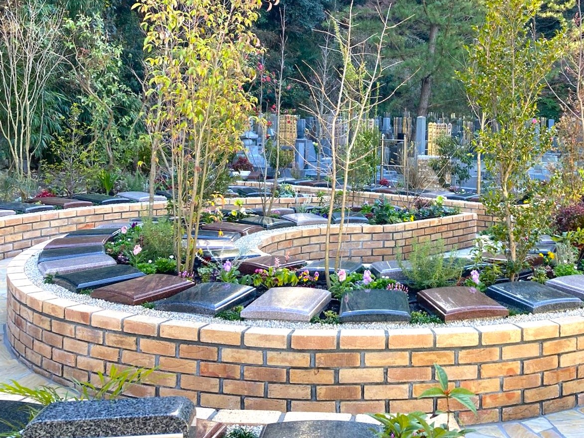 古き良き伝統と新しい供養の形:樹木葬『かまくら樹陵 松葉ヶ谷の杜』新規オープン