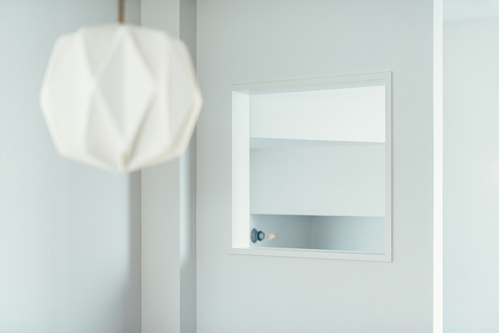 既存壁にも開口を設け、視線や風を通す工夫を行なった。