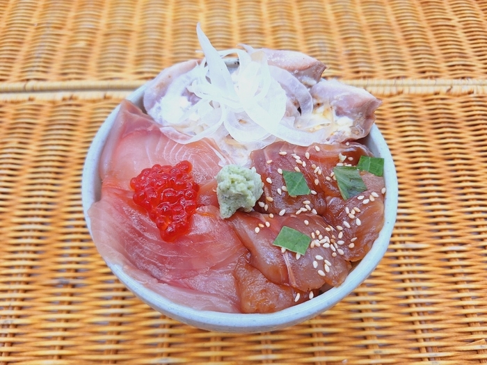 おかえりサーモン丼(店内)