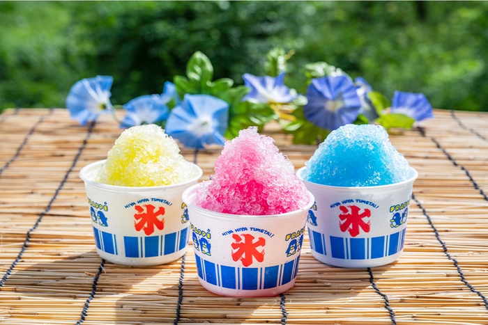 夏と言えばやはりかき氷。8種類のシロップをお好みでかけて。アイスクリームをトッピングするなど、マイかき氷作りにチャレンジ！