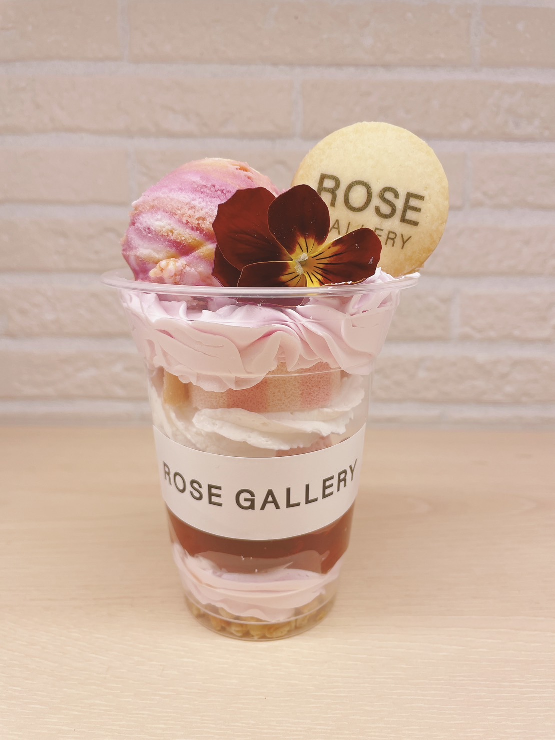 【ROSE GALLERY CAFE 大和富山店】ドルチェのようなパフェDOLPAに新フレーバー『KOI』登場