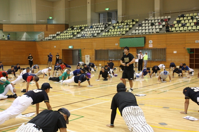 吉田トレーナーによる「傷害予防のためのストレッチ」実技