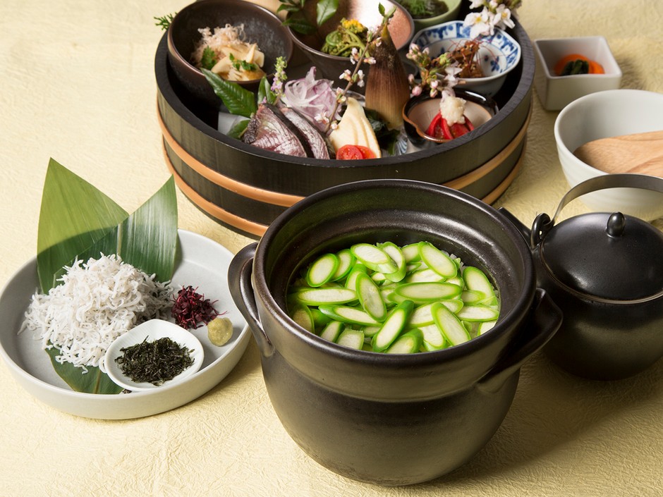 「春御膳と福岡産アスパラガスとしらすの土鍋ご飯 お茶漬け付き」