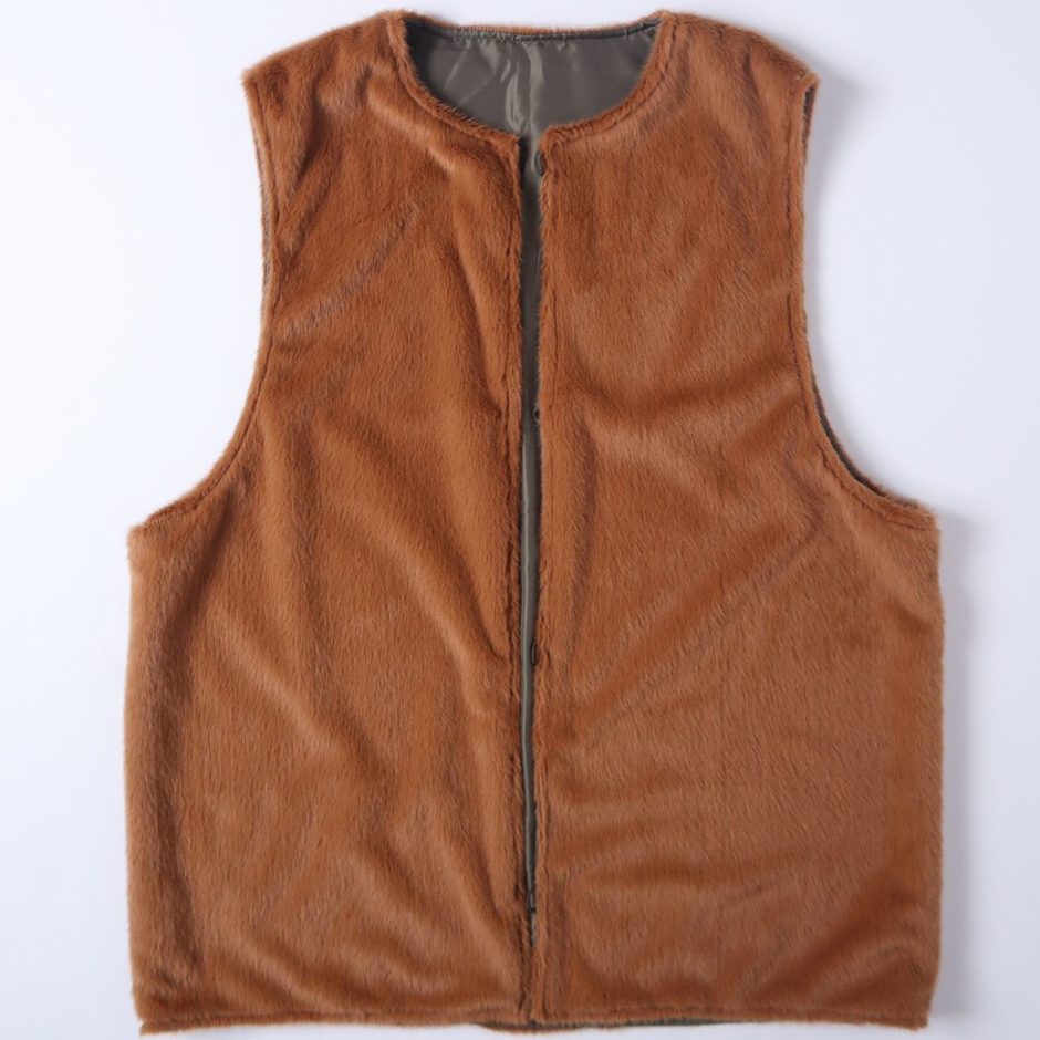 カーキ　ベスト　表