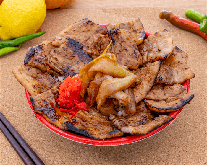 炭火焼厚切り豚丼 980円