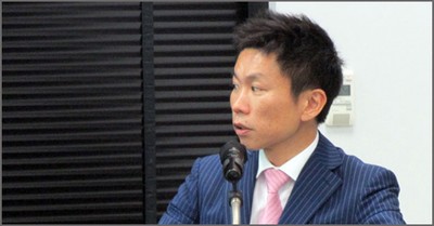 「商品検索」と「レコメンド」によるマッチングを説明する山崎