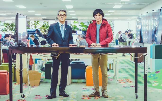 上川町長 佐藤 芳治氏とチームラボキッズ代表 松本 明耐氏