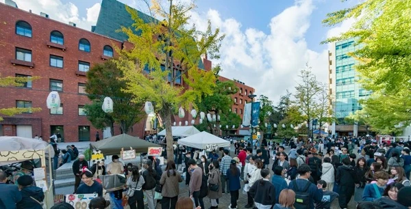 西日本最大級の大学祭「第78回生駒祭」を開催 近大生約300人による伝統のパレードが大学祭を盛り上げる