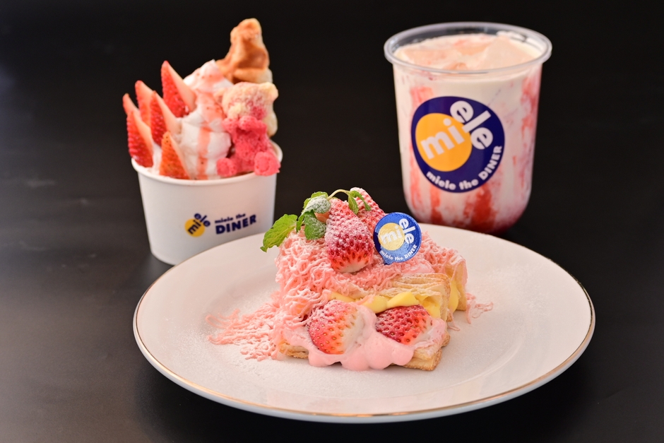 ▲ミエレ・ザ・ダイナー (左)淡路島いちごのDINER’S SANDAE (中央)淡路島いちごミルフィーユのモンブラン仕立て (右)淡路島いちごミルク