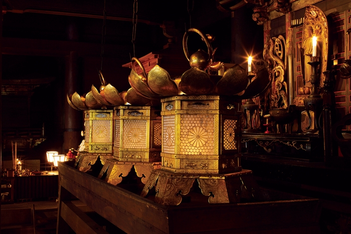 ▲根本中堂(不滅の法灯)