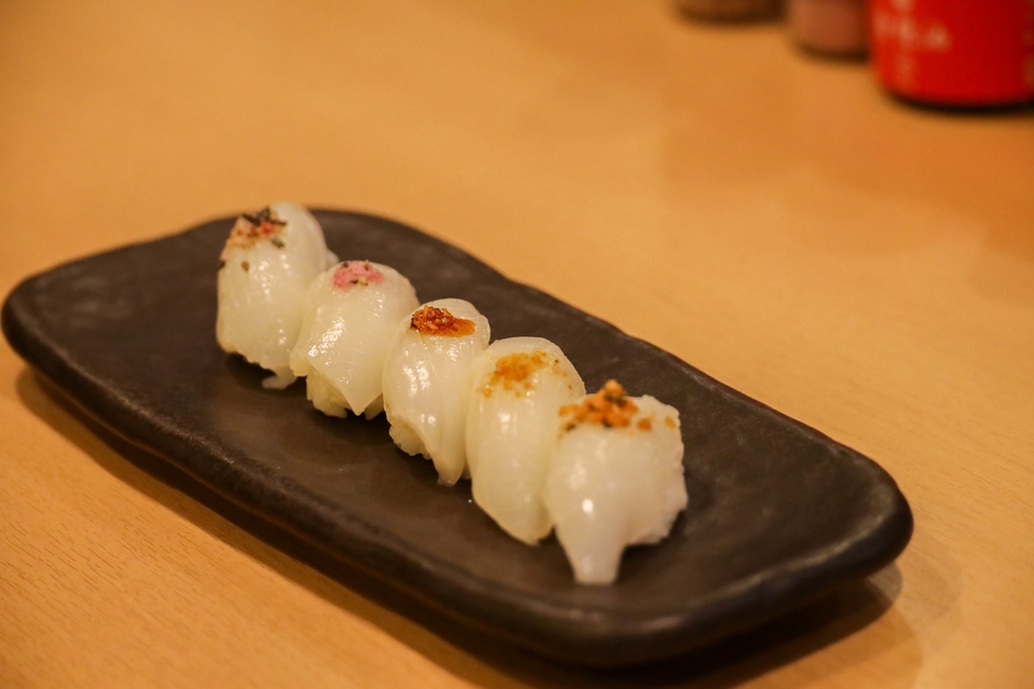 「烏賊の握り」食辣油ふりかけ