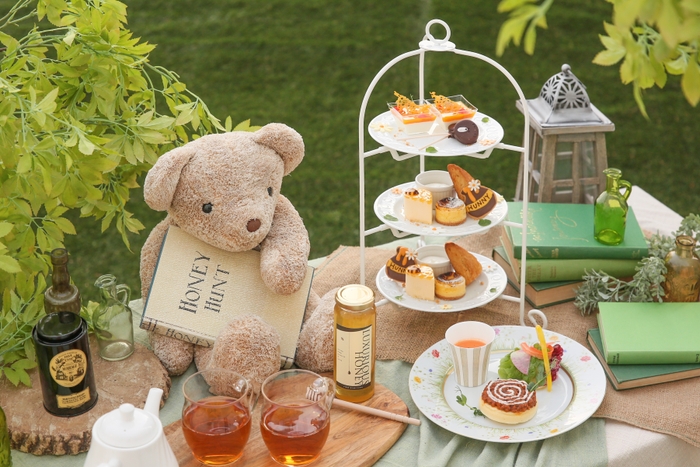 アフタヌーンティーイメージ(スイーツスタンド2名分・別皿のセイボリー1名分)