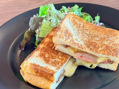 手作り食パン　チーズホットサンド