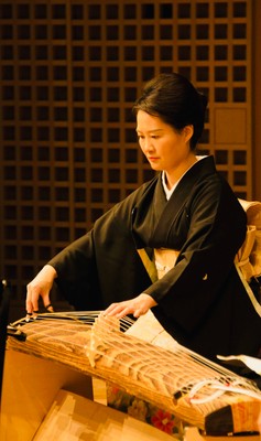 お琴の演奏