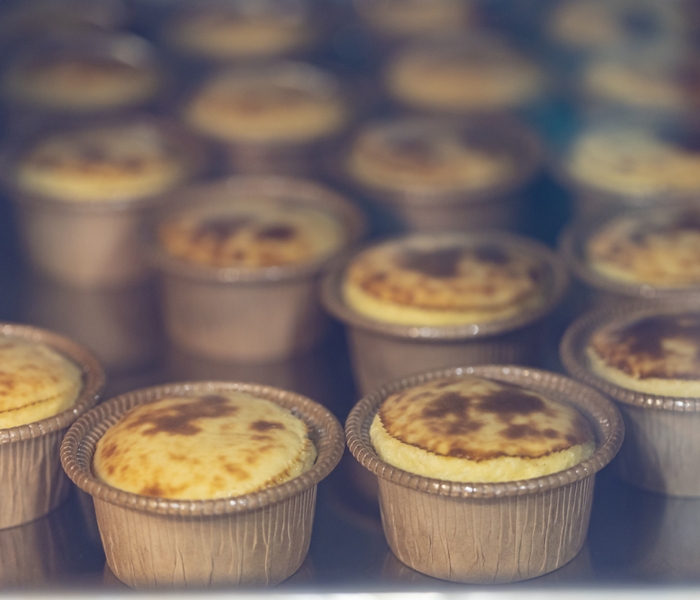 発売初日は“焼きたてバスク”を無料配布!