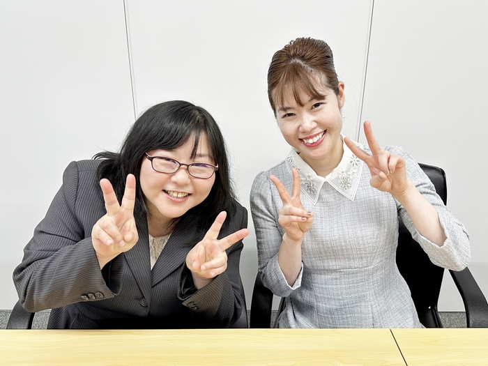 利用者Jさん(左)と田中支援員(右)