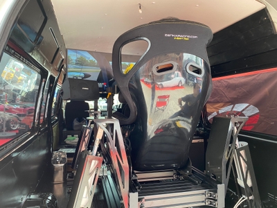 移動型レーシングシミュレーター6