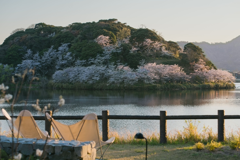 スイートヴィラ「湖邸 」プライベートガーデンからの眺め