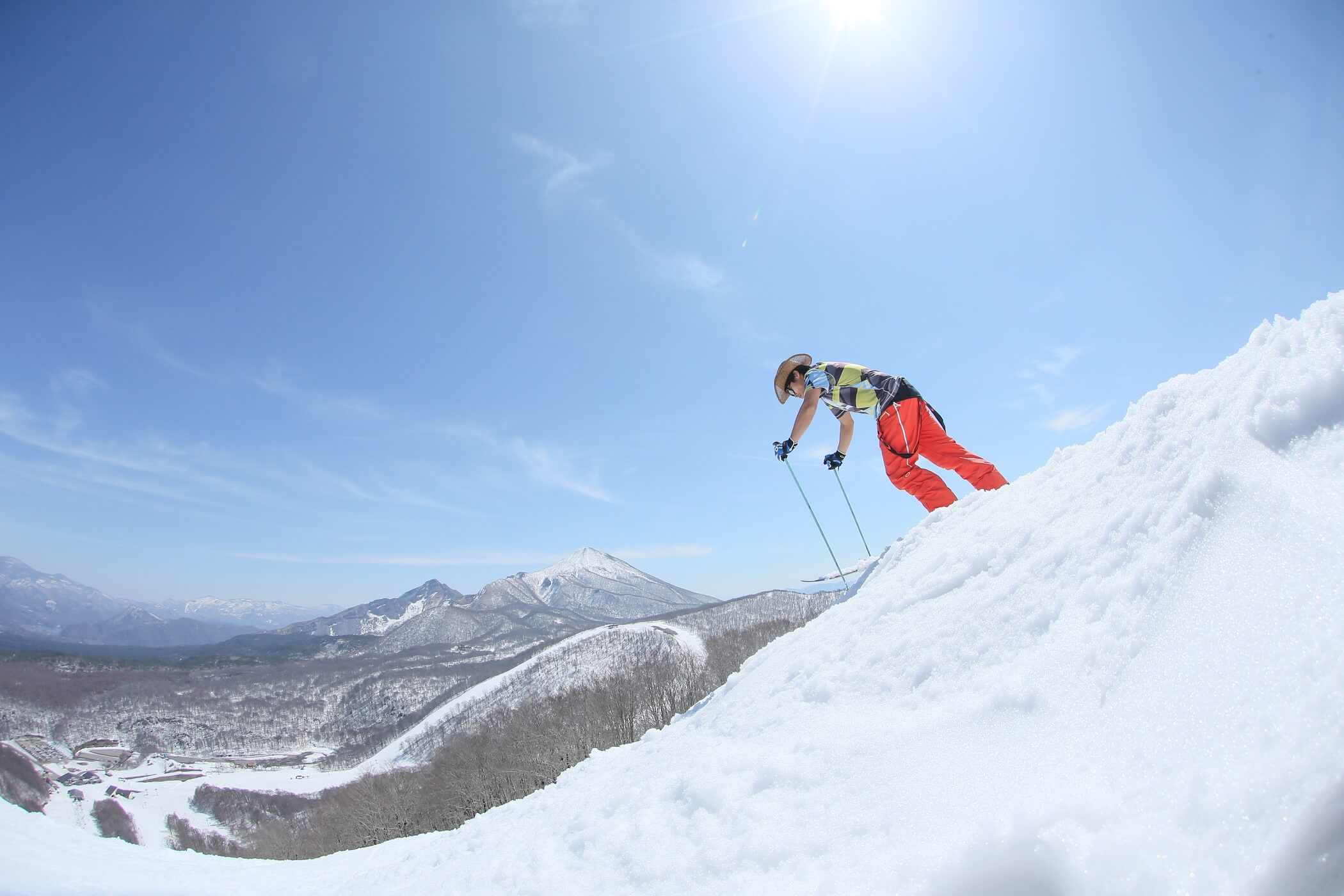 猫魔スキー場　裏磐梯エリアでGWまでスキーを満喫できる！土日祝は早朝5時55分からオープン　期間：2020年3月30日～5月6日