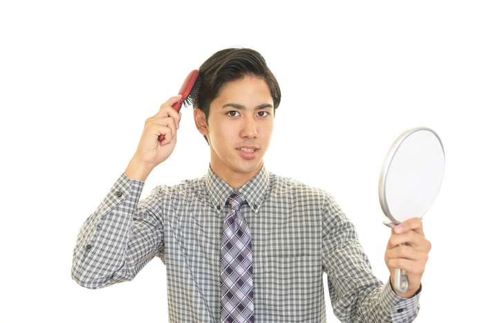 約58％の男性が髪のお手入れが疎かに