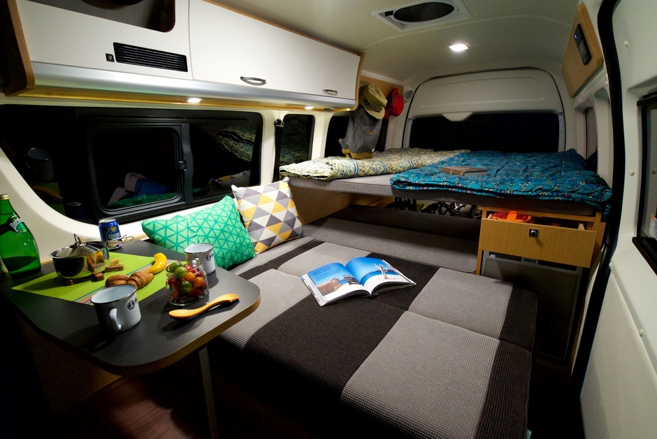 ベッドモードにすれば大人5人が就寝可能です。