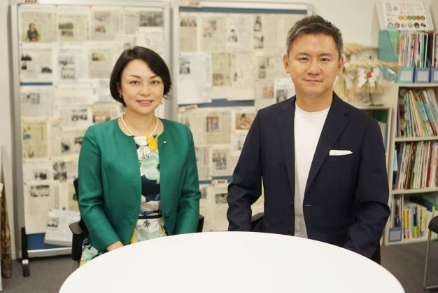 オカビズ センター長・高嶋 舞(左)、チーフコーディネーター・秋元 祥治(右)