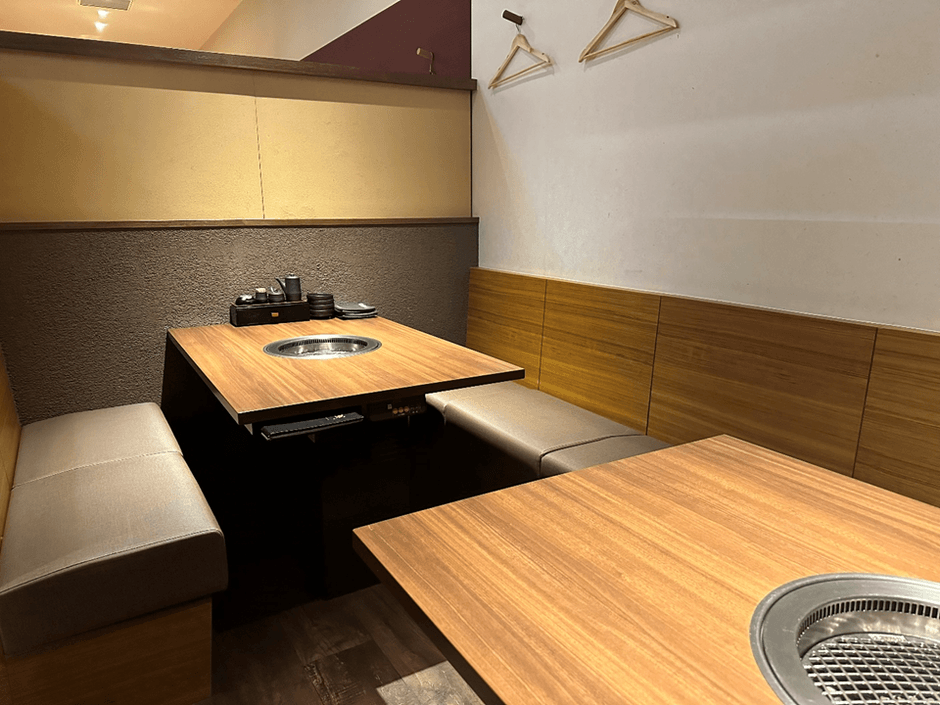 松井山手店 テーブル席