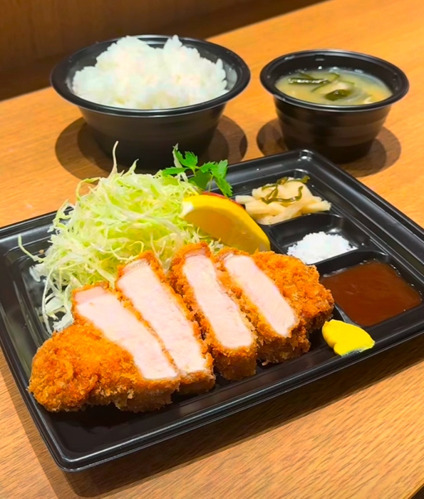 定食(ワンウェイ容器使用)