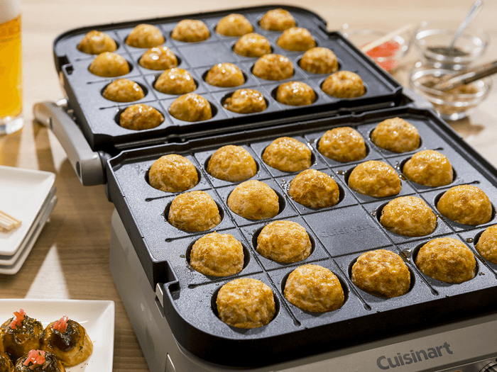 別売パーツのたこ焼きプレートをもう1枚用意すれば、一度に38個のたこ焼きを作ることも可能!