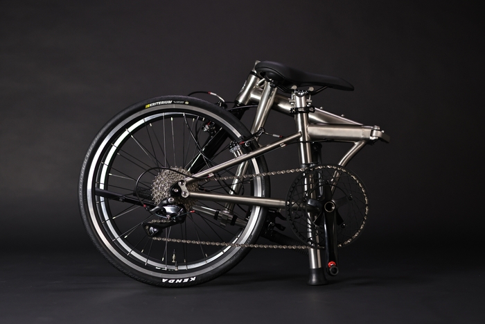 HARRY QUINN TITAN8_Folding1