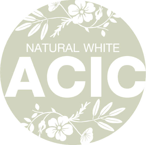 ACIC natural white ロゴ