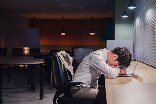 【専門医が解説】「胃が痛いのはストレスのせい」は本当？胃潰瘍の本当の原因