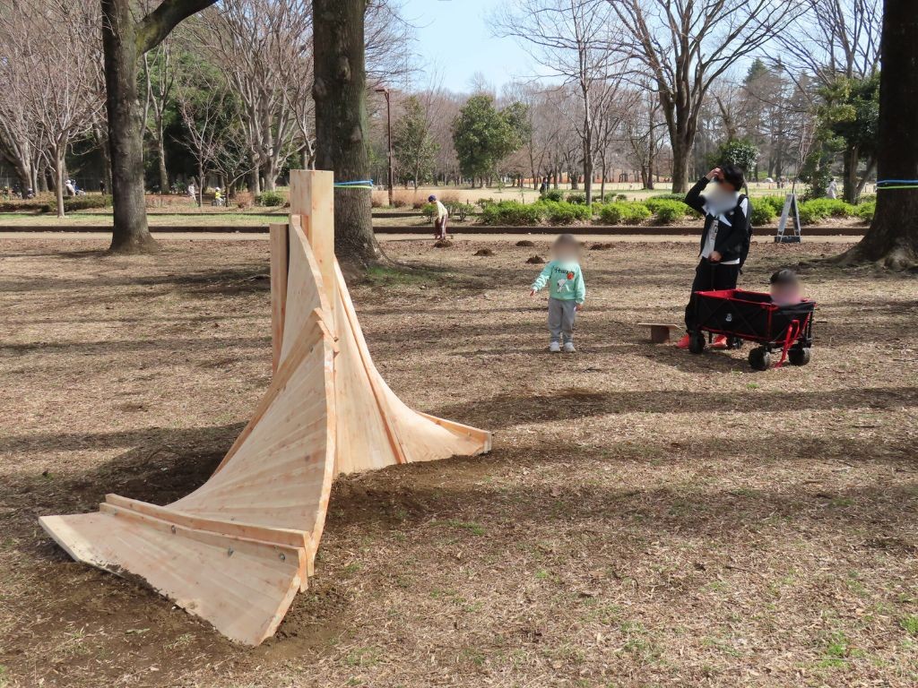 3/22まで小金井公園で野外アート展を開催中！
3/8には特別プログラム「アーティスト・トーク」＆「パフォーマンス」も実施