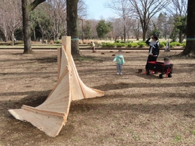 3/22まで小金井公園で野外アート展を開催中！
3/8には特別プログラム「アーティスト・トーク」＆「パフォーマンス」も実施