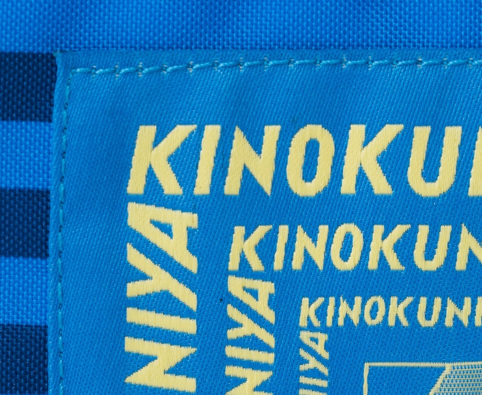 刺繍ロゴのタグは上質感が◎