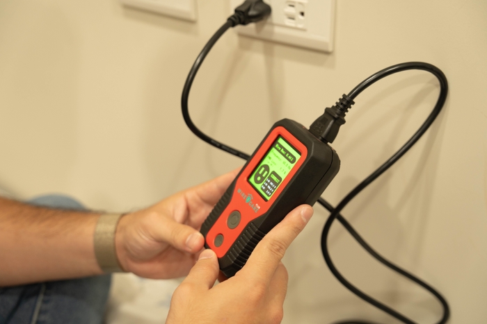 差し込むだけで10秒チェック。電気火災の“見えない危険”を可視化