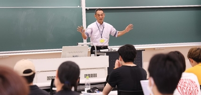 「教育行政学」の授業の様子