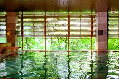 鬼怒川の自然をより感じていただけるようにリノベーションした「霧降の湯 華厳の湯」