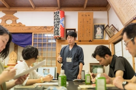 日本百名湯 伊豆修善寺温泉で歴史と文化のリトリートな体験　 日本でも貴重な「仏師」直伝！世界に一つだけの旅のお守り作り 「地蔵彫り」を(一社)伊豆市観光協会修善寺支部が造成