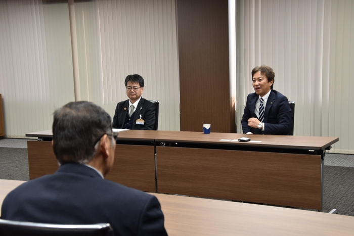 氷見市側は出戸企画制作部長も同席