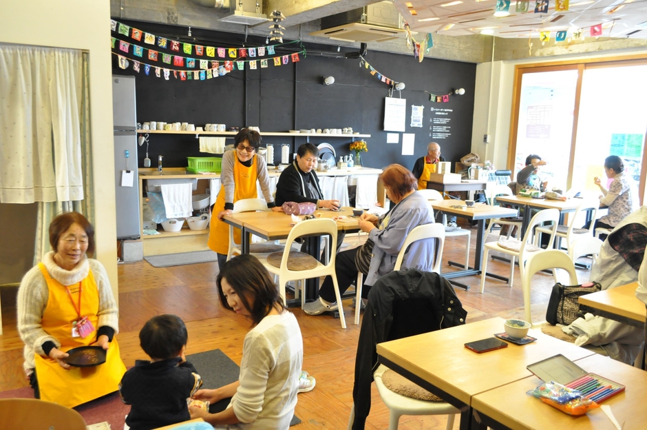 いこいーの+Tappino(アートのある団地プロジェクト拠点のカフェ)