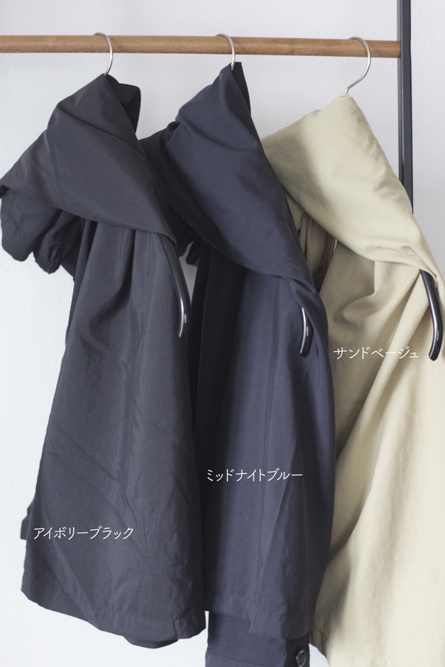 カラーは3種類(アイボリーブラック、ミッドナイトブルー、サンドベージュ)
