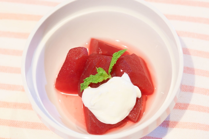 りんごの赤ワイン煮～水切りヨーグルト添え～